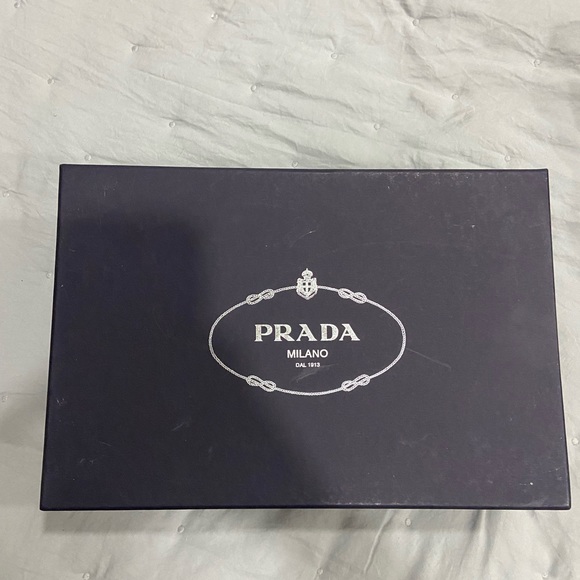 Prada women’s sneakers size 39.5 authentic - Picture 6 of 7